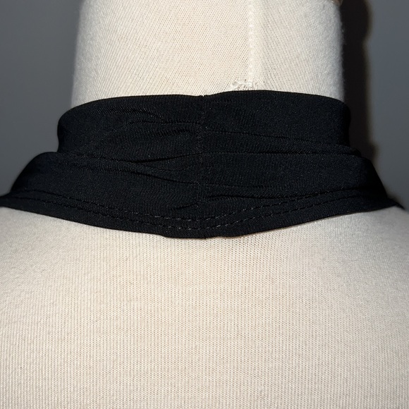 Frank Lyman halter top, small - Picture 6 of 8